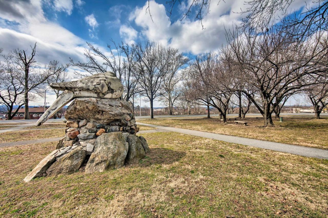 Reading Apt, Walk To Shops, Dining And City Park! 外观 照片